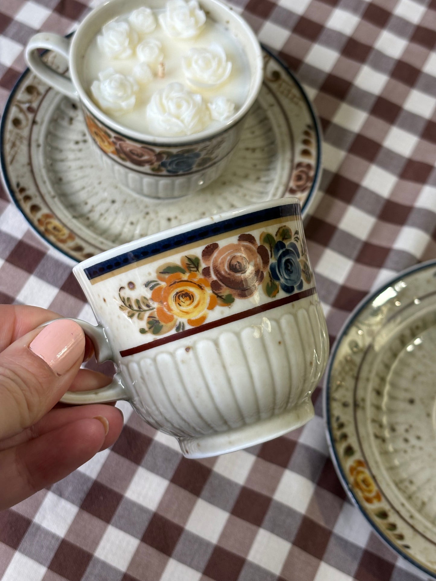 Bougie Parfumée "Léonie" Coulée dans une Tasse Vintage Fleurie Winterling