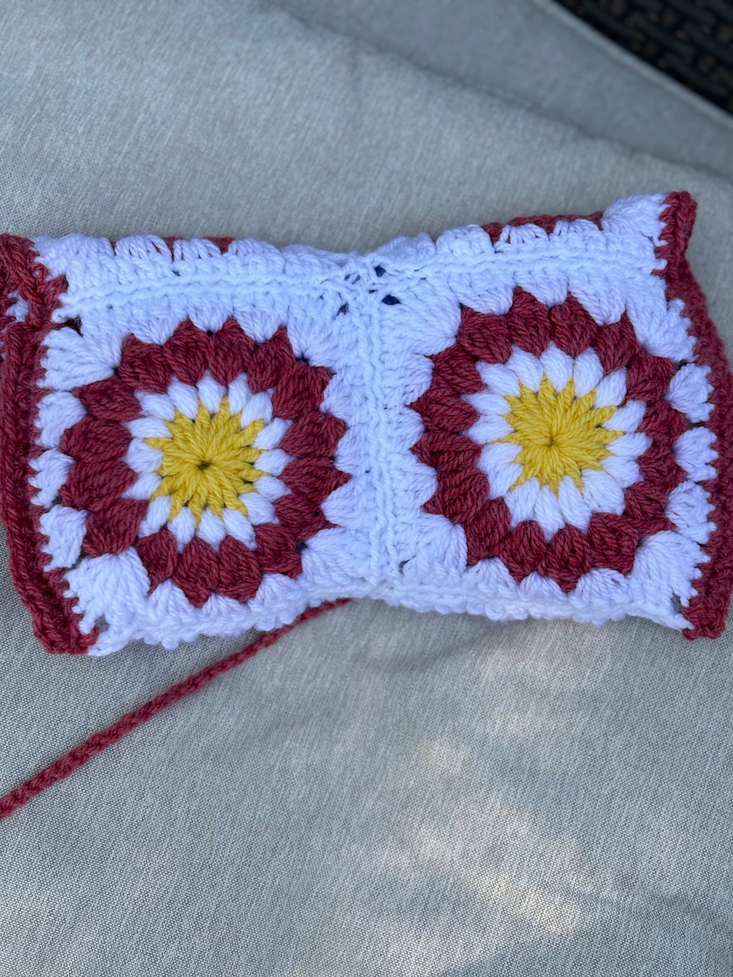 Pochette de Livre en Crochet "Tournesol" - Fait Main avec Carrés Granny | Collection Les Crochets de Daphné