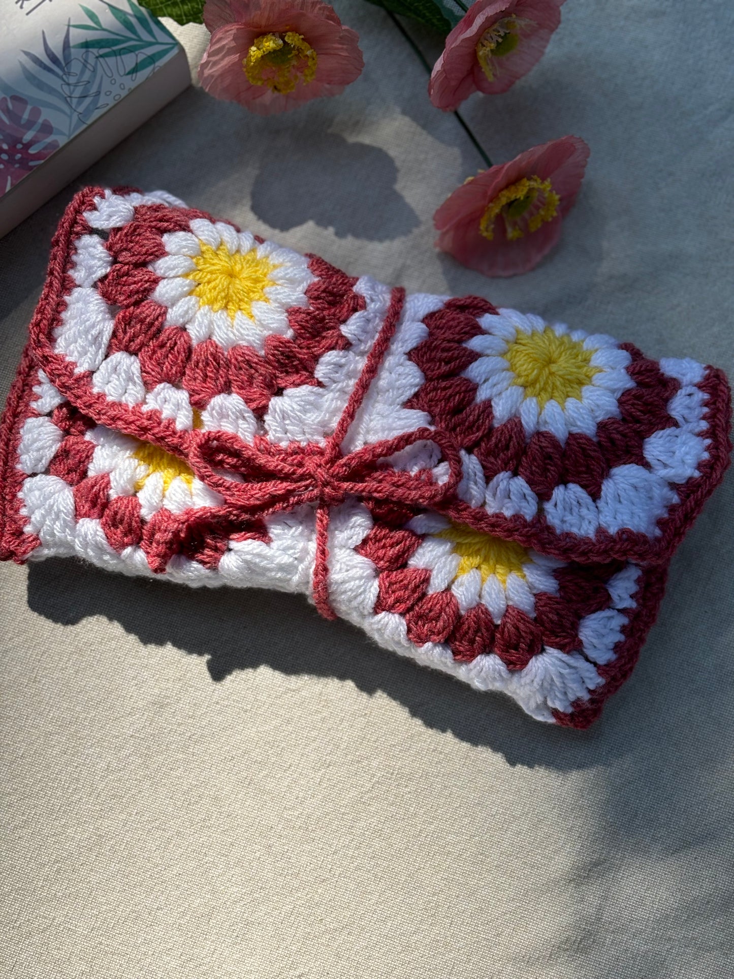 Pochette de Livre en Crochet "Tournesol" - Fait Main avec Carrés Granny | Collection Les Crochets de Daphné