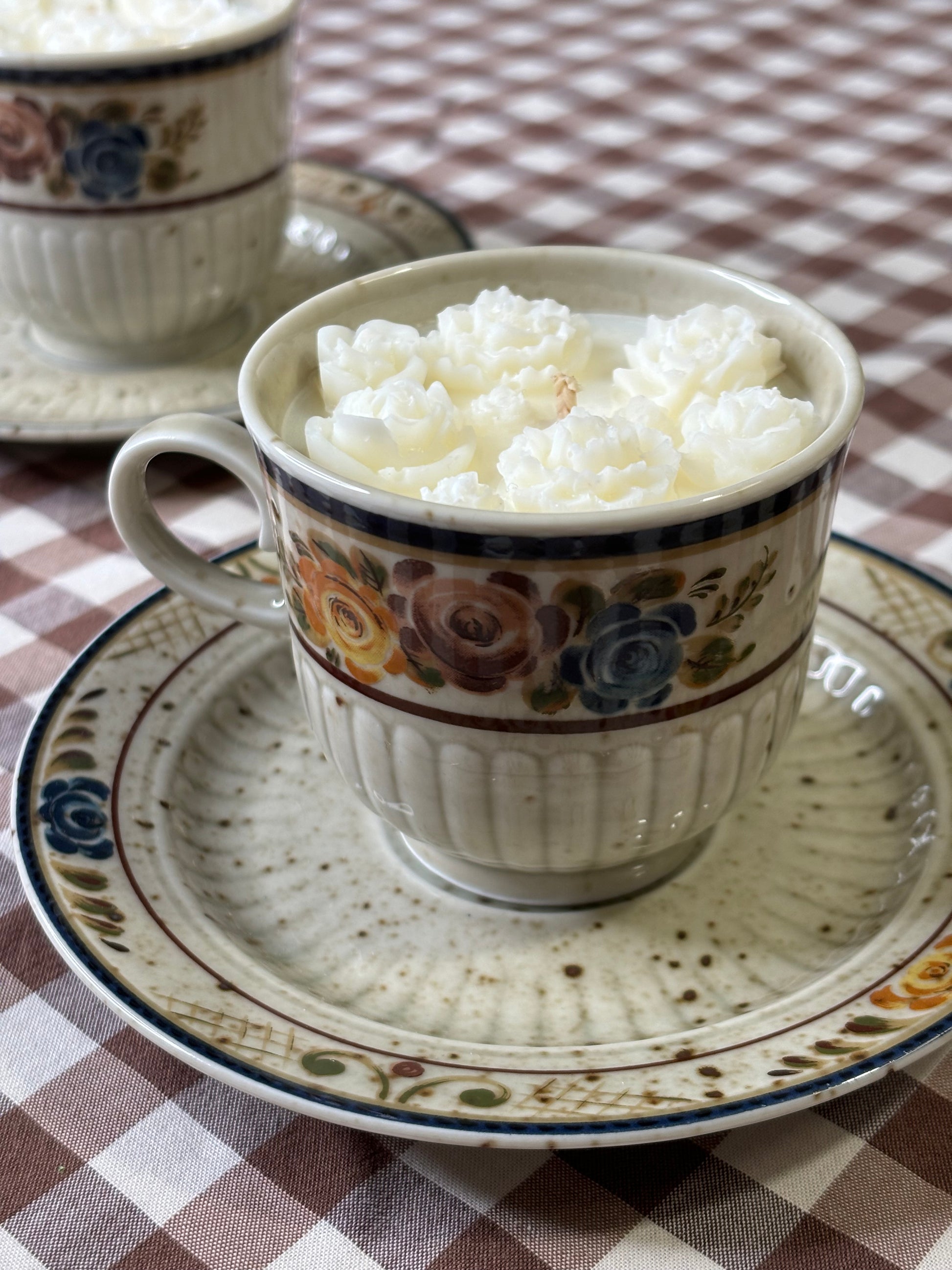 Bougie Parfumée "Léonie" Coulée dans une Tasse Vintage Fleurie Winterling