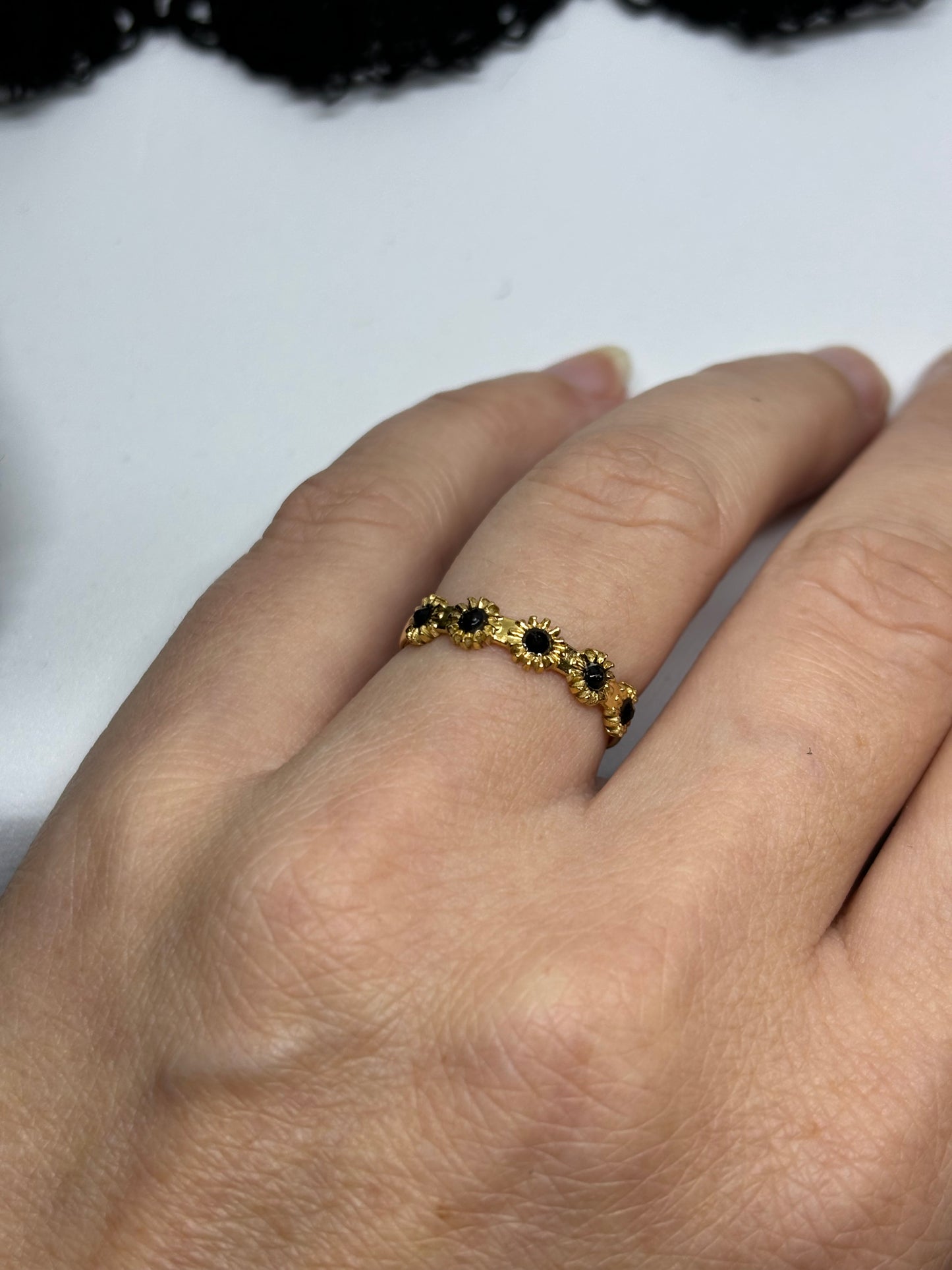 Bague Lucie Dorée avec Strass Noires - Bohm Paris