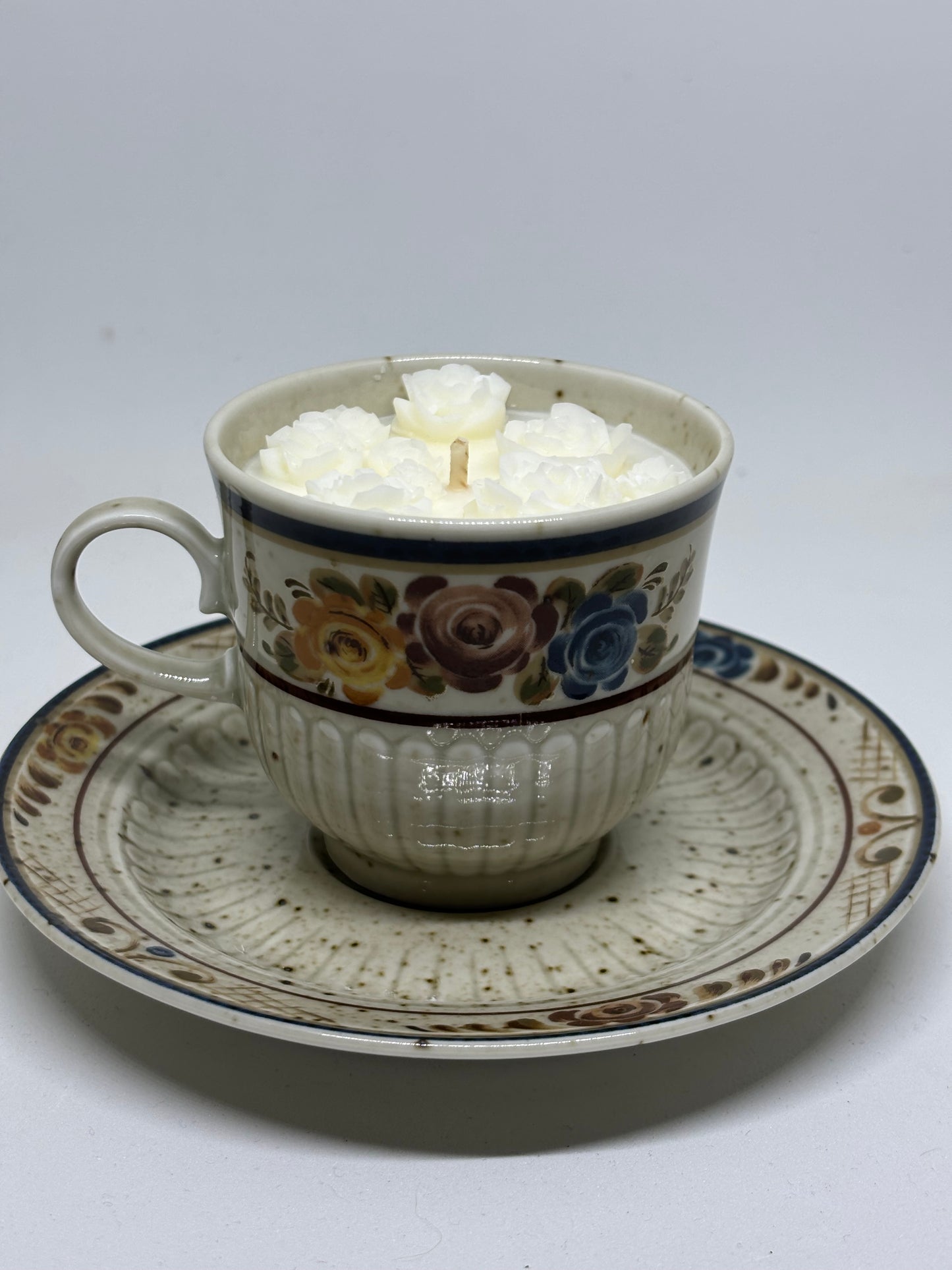 Bougie Parfumée "Léonie" Coulée dans une Tasse Vintage Fleurie Winterling