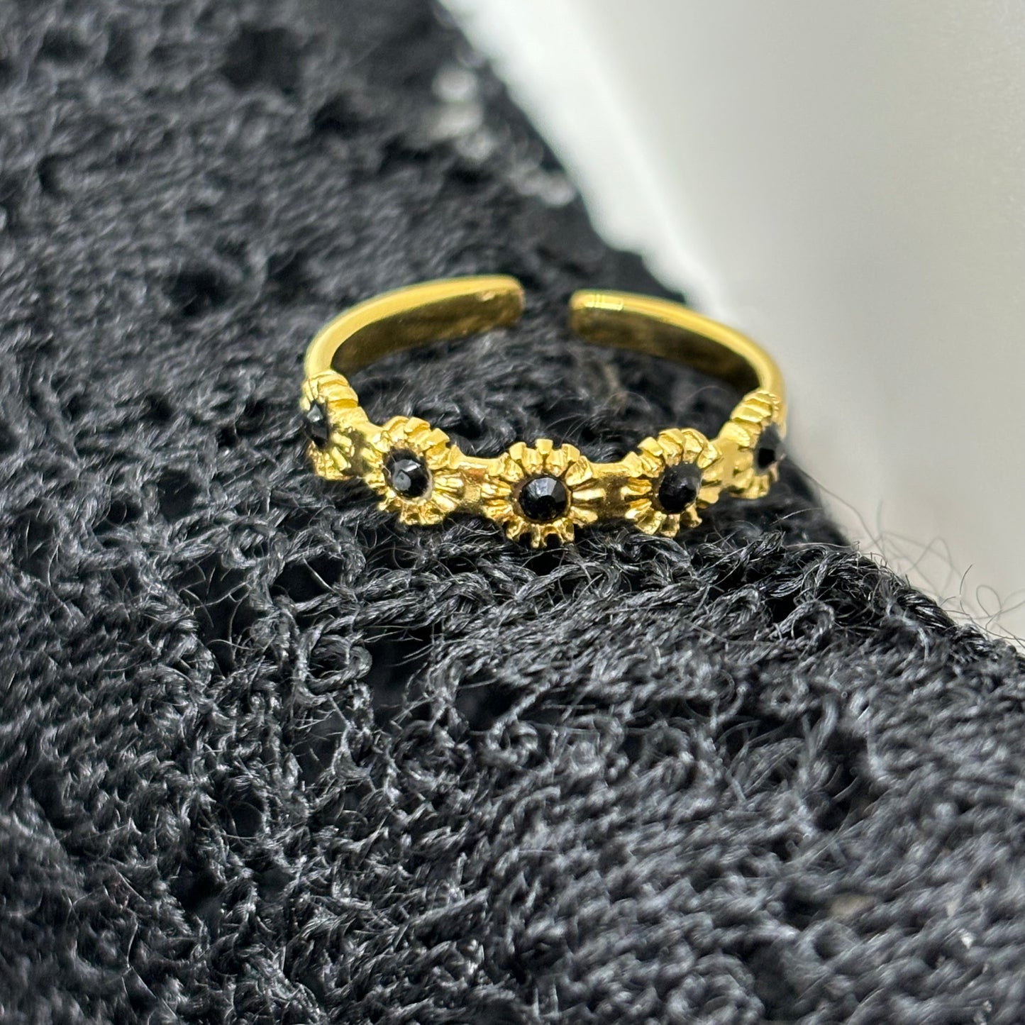 Bague Lucie Dorée avec Strass Noires - Bohm Paris